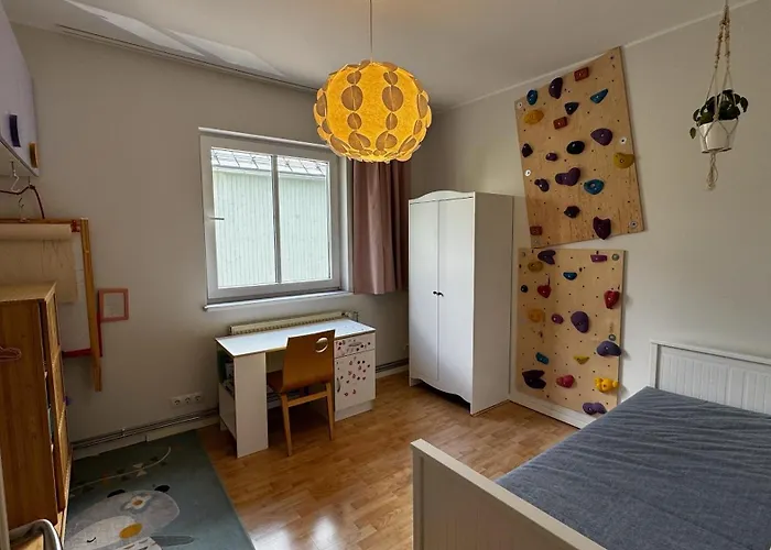 Spacious Family-friendly Apartment, Free Parking