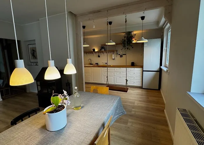 Apartment Spacious Family-friendly Apartment, Free Parking