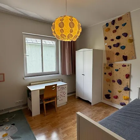 Spacious Family-friendly Apartment, Free Parking