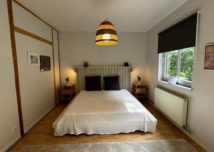 Spacious Family-friendly Apartment, Free Parking 公寓